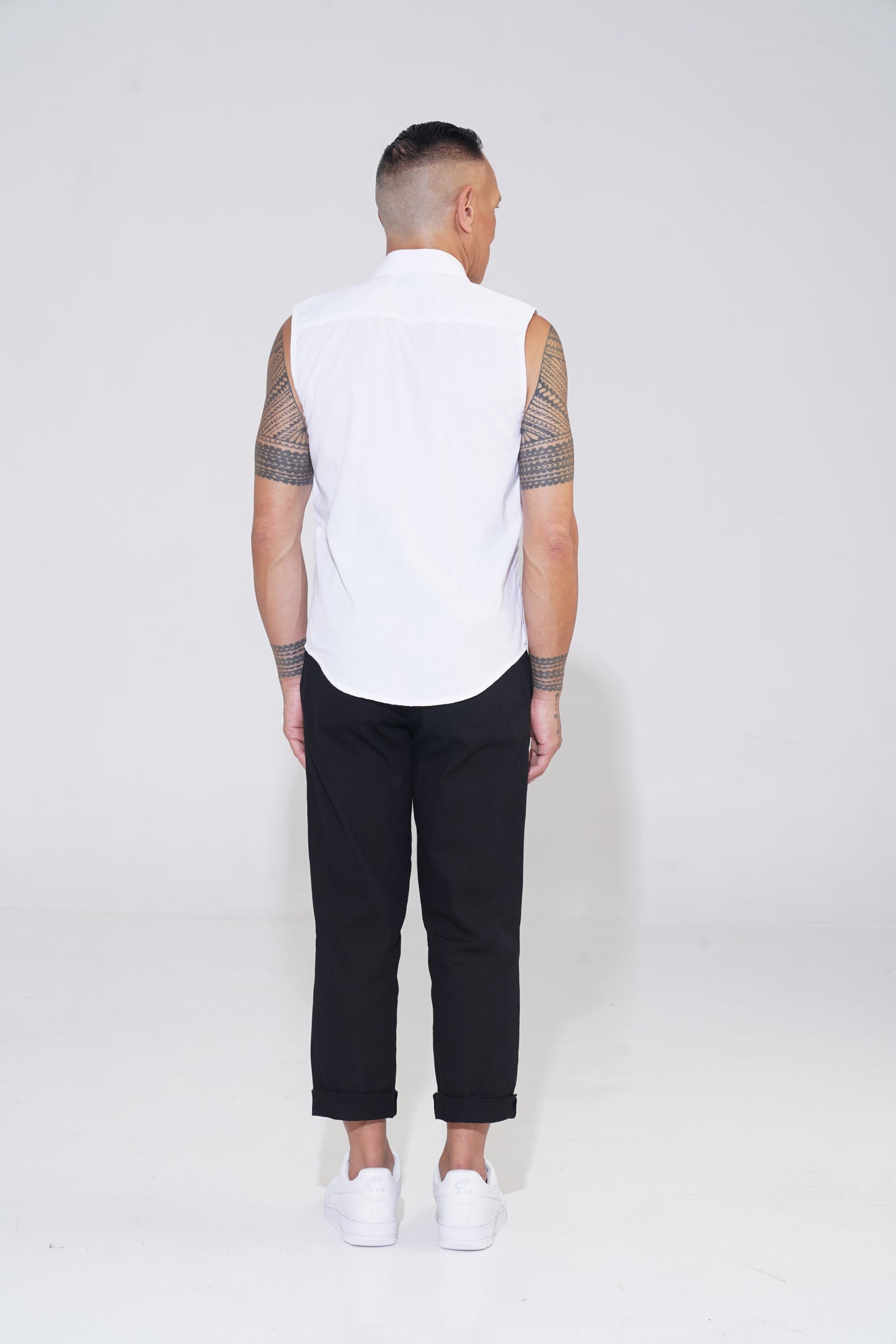 White Pleat Front Sleeveless Shirt - ENDEMANN