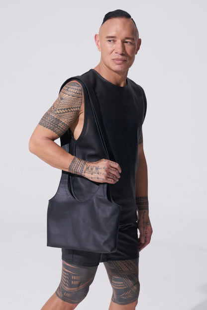 Lleo - our midsize leather tote bag
