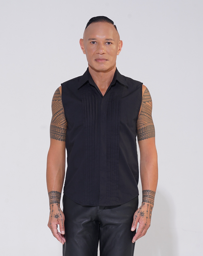 Endemann black pleat front sleeveless shirt with leather pants