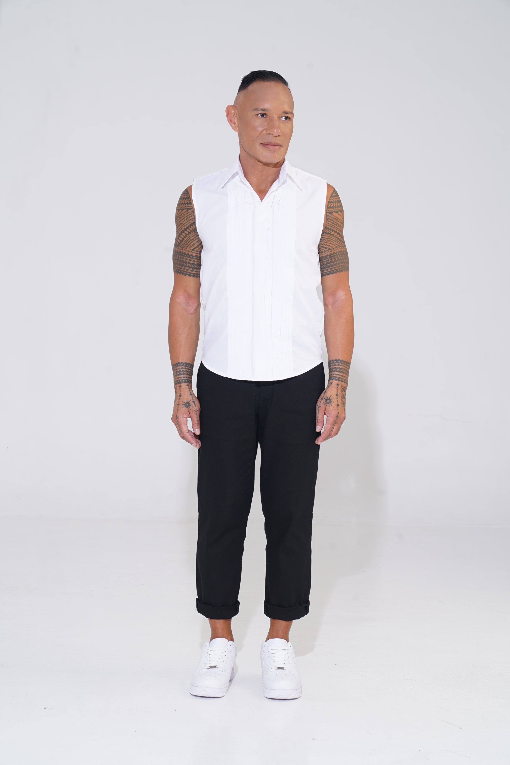 White Pleat Front Sleeveless Shirt - ENDEMANN